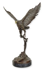 Una scultura in bronzo