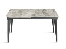 Tavolo da pranzo effetto marmo