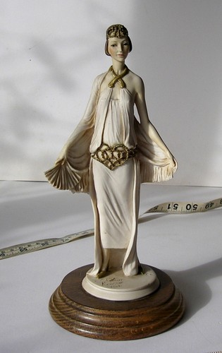 Figurina firmata vittorio - figurina,