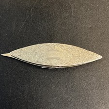 Antico strumento da cucire