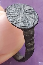 Autentico anello in bronzo