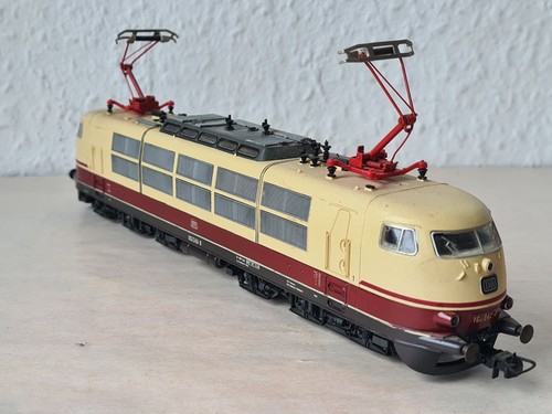 Roco 103 240 tee - h0, 240-8