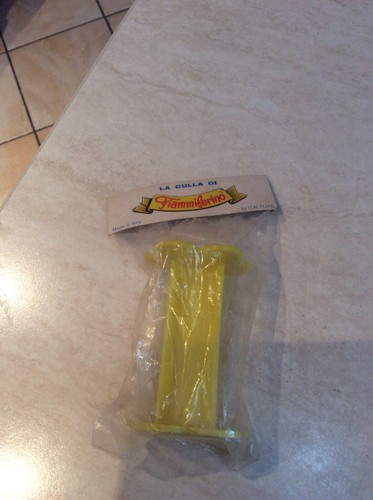 Rarissima culla gialla per