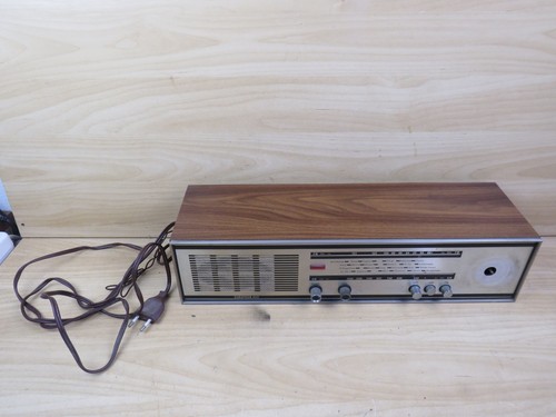 Vecchia radio europhon - 800, fm