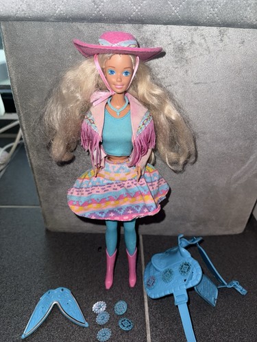 Barbie bambola western