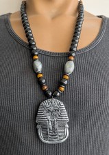 Collana con ciondolo Faraone