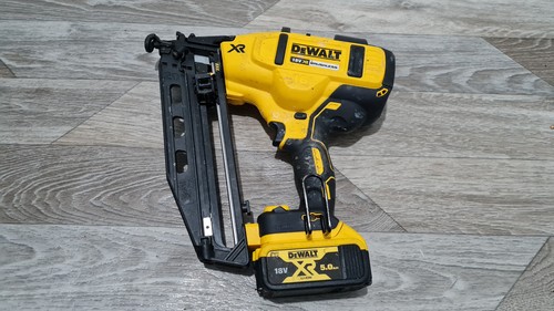 Chiodatrice fissa brushless