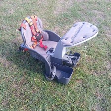 Seggiolino bici per bambini WeeRide Classic Safe montato frontalmente.