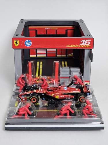 Burago ferrari paddock 16 - 1/43,