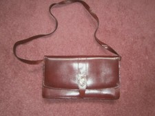 Borsa a tracolla rigida in