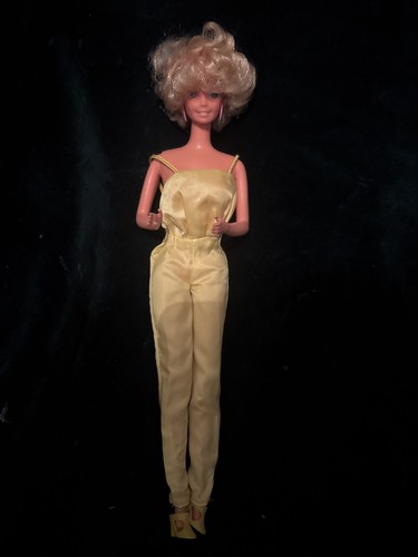 Barbie doll pretty changes - doll,