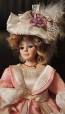 Bambola di porcellana da