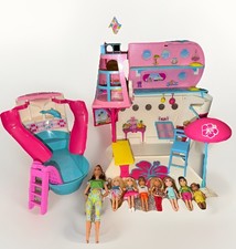 Barbie 2011 Mattel Sister nave