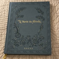 Gucci hardcover book le - ,