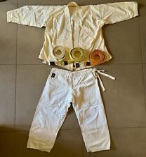 Vintage fine anni '60/inizio anni '70 Tokaido arti marziali bianche Judo Gi e 3 cinture 