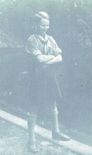 Vecchia cartolina giovane Re Baldovino del Belgio in uniforme di Boy Scout 1948