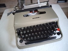 MACCHINA DA SCRIVERE OLIVETTI