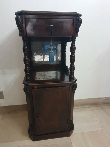 Comodino siciliano antico