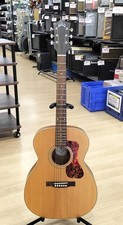 Chitarra acustica elettrica