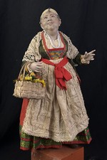 Donna Cammino 33 Cm Porta Doni