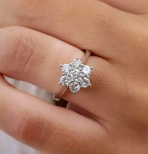 Anello solitario a fiore con