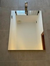 specchio con lampada al led