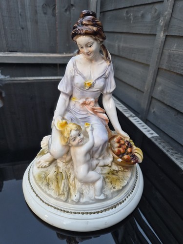 Statuina porcellana italiana