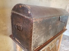 Baule rivestito in legno e pelle, alto 47, prof 43 , lungo 118