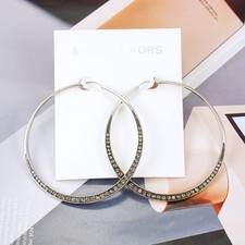 Orecchini a cerchio nuovi con