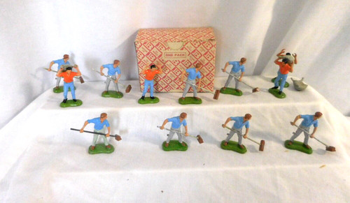 Britains farm labourers - britains,