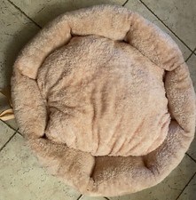 Cuccia imbottita invernale per cane femmina rosa