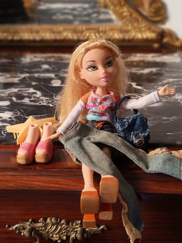 Mga entertainment bratz strut - bratz,