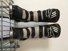 stivali cross AXO mod. DRONE bianco/nero tg.42 chiusure micrometriche. 