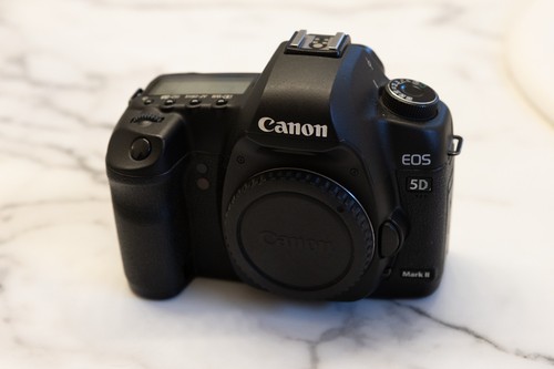 Canon eos mark - 21.1, mp