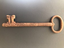 antica chiave in ferro forgiato del 700/800 Ancient Key