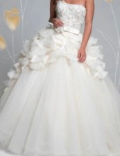 Bellissimo abito da sposa stile principesco 