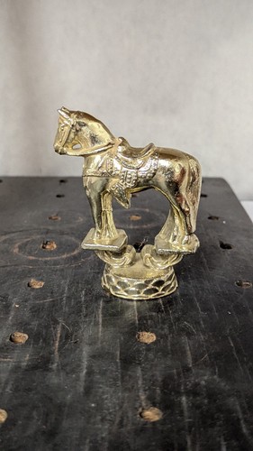 Statuina trofeo cavallo sella