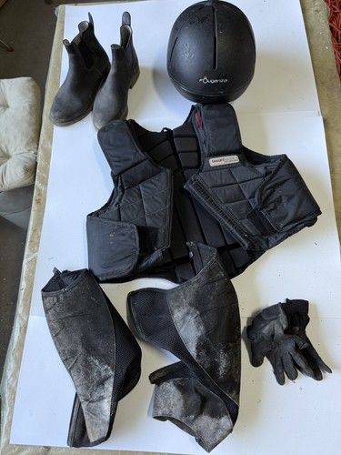 Casco giubbotto scarpe - casco,