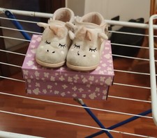 Pantofole bambina unicorno rosa e strappi