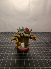 * Nintendo Amiibo Super Mario