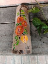 Tegola in terracotta decorata a mano