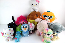 Lotto 12 Peluche Hello Kitty Varie marche dimensioni Heroes DremWorks Hey Duggee