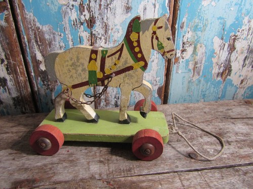 Antico cavallo giocattolo arte