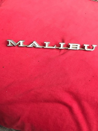 Emblema parafango chevy malibu - emblema,