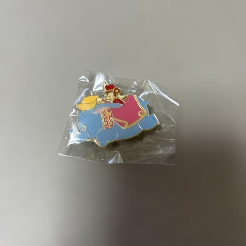 Disney dumbo pin badge - disney,