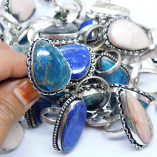 Lotto di 5 anelli con pietre