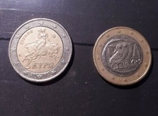 Grecia  Monete  da1 e 2 Euro Del 2002 . Rare Con  la s nella stella
