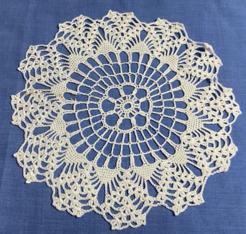 Vintage small round doily - small,