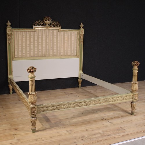 Letto matrimoniale italiano