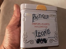 SCATOLA IN LATTA PASTIGLIE LEONE MISTE DISSETANTI DIMENSIONI 9,5X8,5X6,5